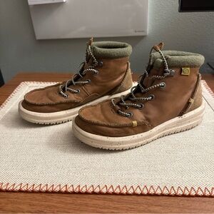 Hey Dude Bradley Classic Boot Sneaker Shoes, Walnut, Size US YT3 Youth